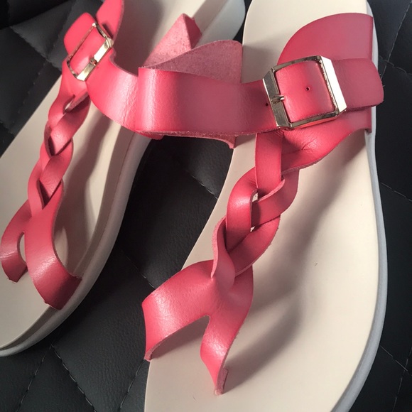 NEVER WORN pink sandals - Picture 2 of 6
